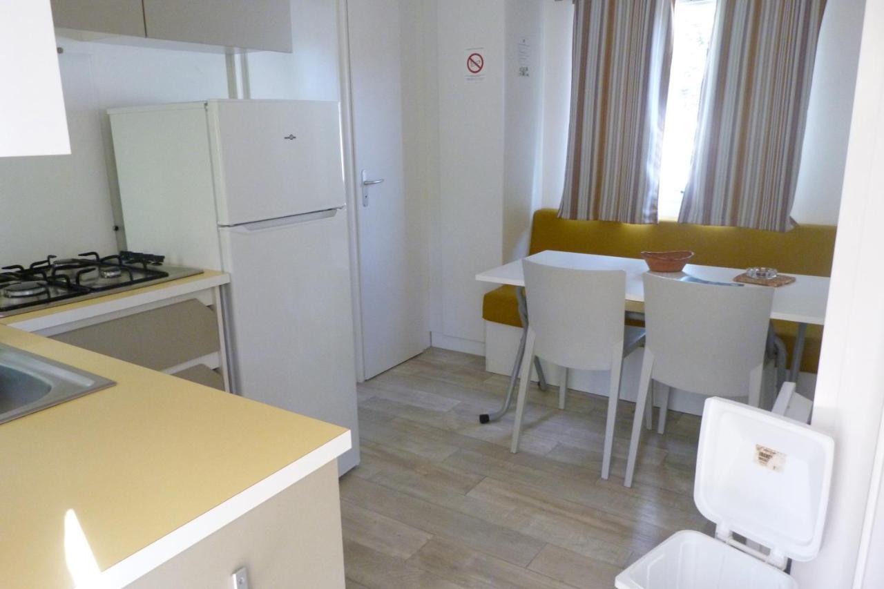 Camping L'Eau Vive Hotel Dauphin Exterior foto